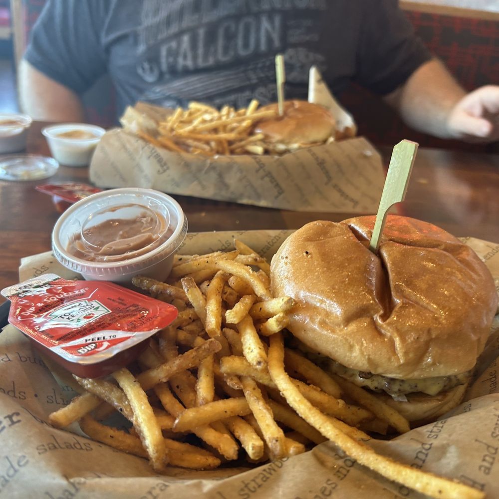 Jaggers - Burger - Sandwiches Near Me - Jacksonville, North Carolina