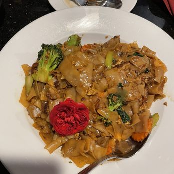 Signature Thai Cuisine - Pad See Ew - Thai Near Me - La Mesa, California