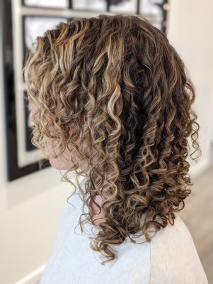 Curly Haircuts - Our talent stylists are ready to help you take your natural texture to the next level! 

book your consultation now!