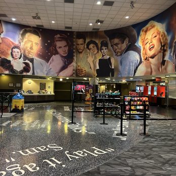 AMC River East 21 - Cinema Near Me - Chicago, Illinois