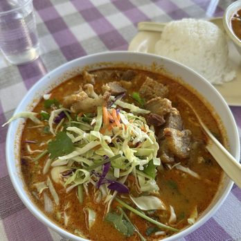 LA Kitchen - Laotian Near Me - Fresno, California
