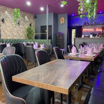 Curry In Handi - Interior - Halal Near Me - Brooklyn, New York