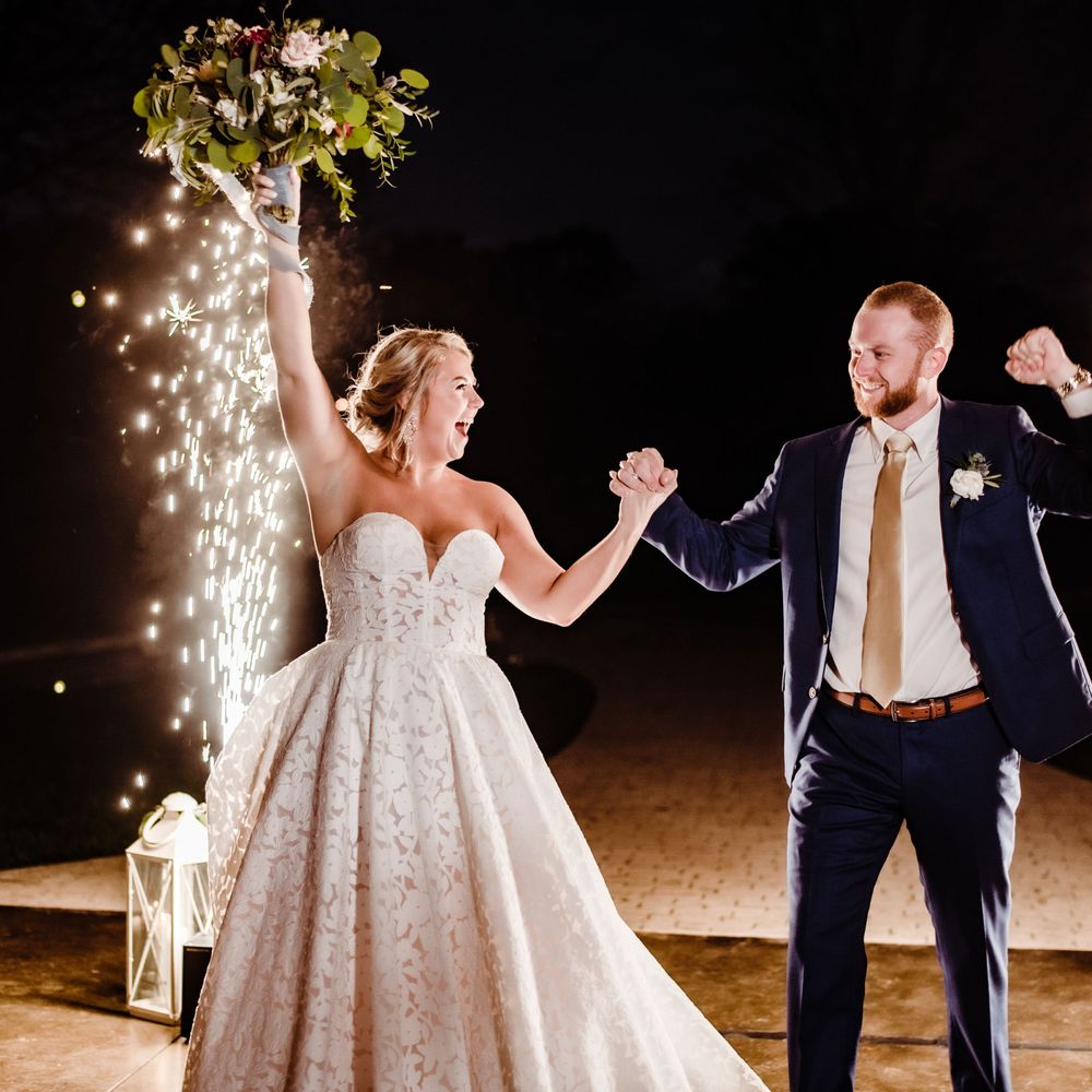 Micro Wedding Upstate NY — THE MAPLES ESTATE, image size:1000x1000