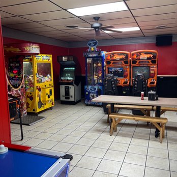 Country Burger - Gaming area - American Near Me - Dallas, Texas Country Burger - Gaming area - American Near Me - Dallas, Texas