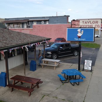 Papa Scoop's - a car parked in front of a restaurant - Ice Cream & Frozen Yogurt Near Me - Bradford, Pennsylvania Papa Scoop's - a car parked in front of a restaurant - Ice Cream & Frozen Yogurt Near Me - Bradford, Pennsylvania