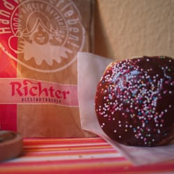 Richters Altstadt- Bäckerei - .... so ein schöner Schoki - Berliner; made by Richter