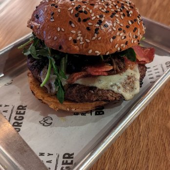 Gordon Ramsay Burger - Burger of the Month - Salad Near Me - Chicago, Illinois