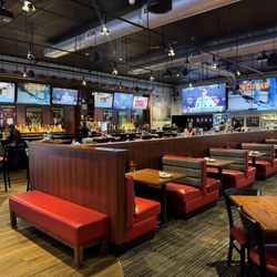 Recovery Sports Grill - Inside