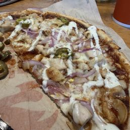 Barbecue chicken pizza