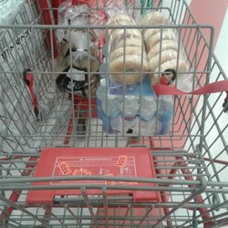 Redner's Warehouse Market - Bagles. Water