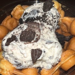 Yummy Villa - Waffle w/ cookies & cream ice cream w/ extra oreo on top