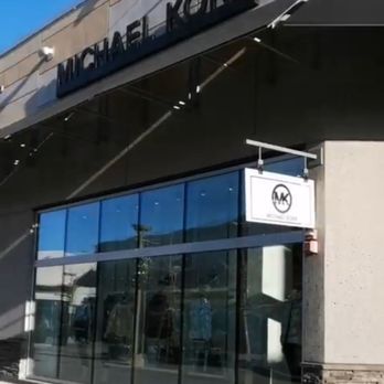 Outlet Collection - Shopping Centers Near Me - Niagara-on-the-lake, Ontario