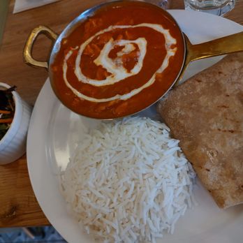 Tula - Vegan butter chicken with chapati, rice and salad - Indian Near Me - Montreal, Quebec Tula - Vegan butter chicken with chapati, rice and salad - Indian Near Me - Montreal, Quebec