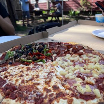 Siskiyou Brew Works - THE LAGER PIZZA - Pizza Near Me - McCloud, California Siskiyou Brew Works - THE LAGER PIZZA - Pizza Near Me - McCloud, California