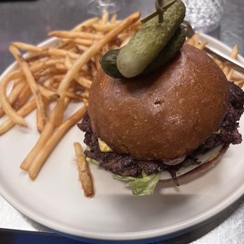 Saltbreaker - Burger - Cocktail Bars Near Me - Alameda, California