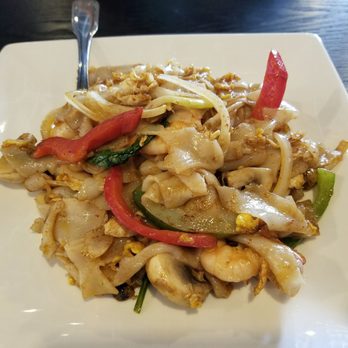 Malay Thai Kitchen - Drunken noodles with shrimp - Malaysian Near Me - Levittown, Pennsylvania Malay Thai Kitchen - Drunken noodles with shrimp - Malaysian Near Me - Levittown, Pennsylvania