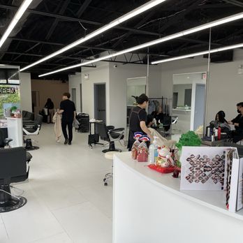 Top Hair Salon - Front desk - Hair Salons Near Me - Chicago, Illinois Top Hair Salon - Front desk - Hair Salons Near Me - Chicago, Illinois