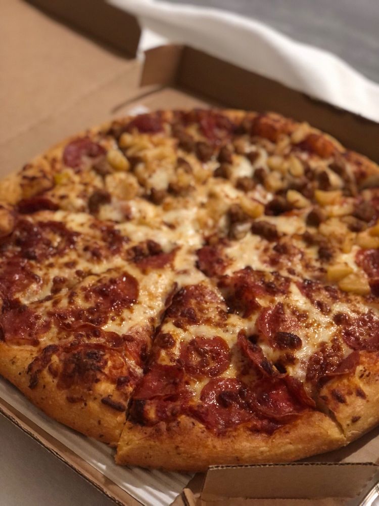 PIZZA HUT Updated September 2024 23 Photos & 48 Reviews 15105