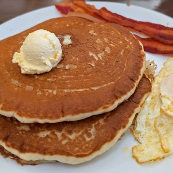 Pancake Circus - Pancakes, eggs and bacon - Diners Near Me - Sacramento, California