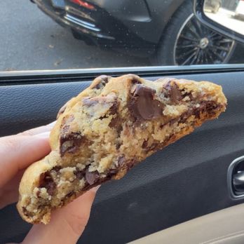 Beverly Hills Cookies - Chocolate chunk - Desserts Near Me - Beverly Hills, California Beverly Hills Cookies - Chocolate chunk - Desserts Near Me - Beverly Hills, California