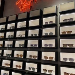 Sunglass Hut