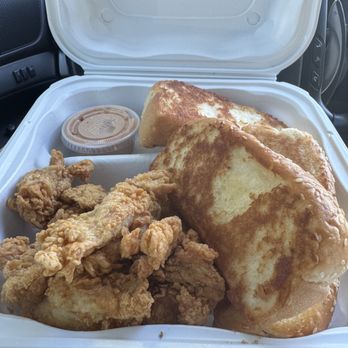 Raising Cane's Chicken Fingers - Box combo, subbed fries and slaw for toast - Fast Food Near Me - Vancouver, Washington