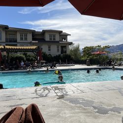 Walnut Beach Resort - Poolside