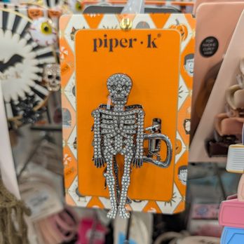 Winners - Skeleton hair clip - Department Stores Near Me - Whitchurch-Stouffville, Ontario Winners - Skeleton hair clip - Department Stores Near Me - Whitchurch-Stouffville, Ontario