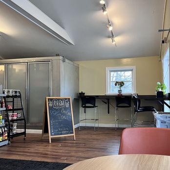 Asian Combo - Restaurant interior - Thai Near Me - Biddeford, Maine