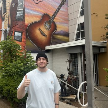 Gruhn Guitars - Musical Instruments & Teachers Near Me - Nashville, Tennessee Gruhn Guitars - Musical Instruments & Teachers Near Me - Nashville, Tennessee