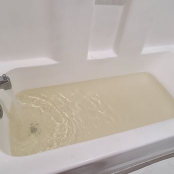 Quality Inn & Suites - Second fill of bath tub. Brown water is what's on tap. - Hotels Near Me - West Monroe, Louisiana Quality Inn & Suites - Second fill of bath tub. Brown water is what's on tap. - Hotels Near Me - West Monroe, Louisiana