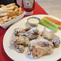 Aw Shucks Seafood Bar & Bistro - Chicken wings