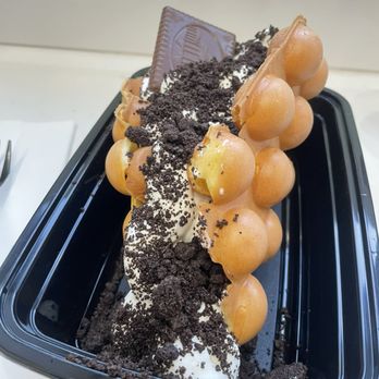 Boongs cafe - Oreo Waffle whipped cream - Waffles Near Me - New York, New York