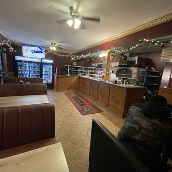 Florina’s Wood Fired Pizza & Pasta - Simply adequate seating area. - Pizza Near Me - Fishkill, New York Florina’s Wood Fired Pizza & Pasta - Simply adequate seating area. - Pizza Near Me - Fishkill, New York