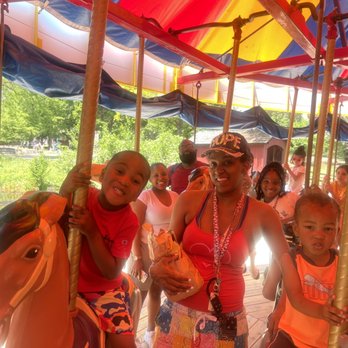 Blackberry Farm - Carousal ride - Parks Near Me - Aurora, Illinois