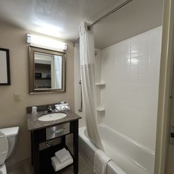 Holiday Inn Express Knadle Hall - Bathroom