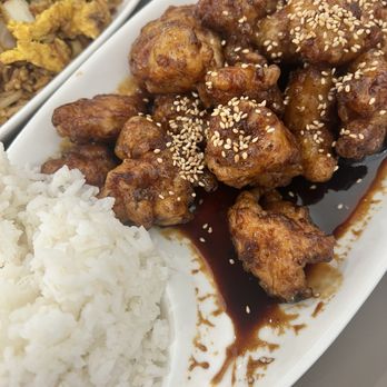 Vangz Kitchen - Sesame Chicken - Asian Fusion Near Me - Cottage Grove, Minnesota Vangz Kitchen - Sesame Chicken - Asian Fusion Near Me - Cottage Grove, Minnesota