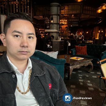 Mott 32 - Me and the ambiance - Chinese Near Me - Vancouver, British Columbia Mott 32 - Me and the ambiance - Chinese Near Me - Vancouver, British Columbia