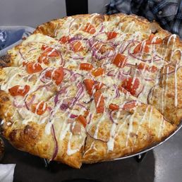 Chicken, tomato & onion ranch pizza Chicken, tomato & onion ranch pizza