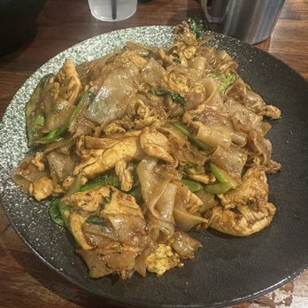Siam Station - N2. Pad See Ew with Chicken - Thai Near Me - Cupertino, California Siam Station - N2. Pad See Ew with Chicken - Thai Near Me - Cupertino, California