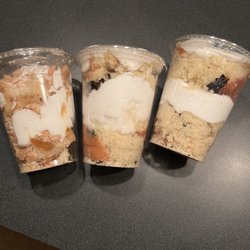Serene's Sweet Spot - Supposed pumpkin spiced cake cup with 2 Oreo cakes cups