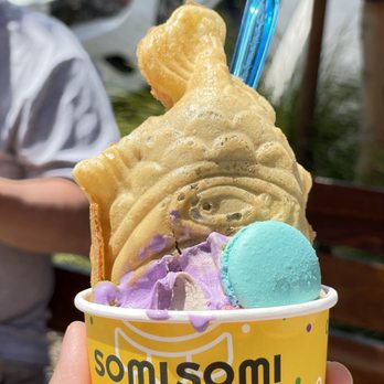 Somisomi - Upside down with Ube & Cookies and cream swirl with red bean taiyaki - Ice Cream & Frozen Yogurt Near Me - Pleasanton, California Somisomi - Upside down with Ube & Cookies and cream swirl with red bean taiyaki - Ice Cream & Frozen Yogurt Near Me - Pleasanton, California