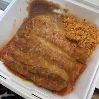 Oysters Mexican & Seafood - This is the rest of the Jose Hernandez rice beans cheese enchiladas and a chili reliano smothered in a taste red sauce - Mexican Near Me - Kingman, Arizona Oysters Mexican & Seafood - This is the rest of the Jose Hernandez rice beans cheese enchiladas and a chili reliano smothered in a taste red sauce - Mexican Near Me - Kingman, Arizona