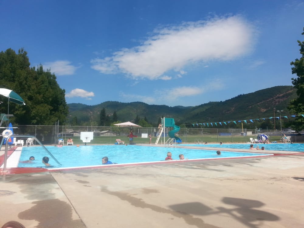 Caveman Pool, Grants Pass Roadtrippers