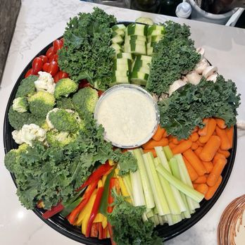 Petaluma Market - Veggie platter - Grocery Near Me - Petaluma, California Petaluma Market - Veggie platter - Grocery Near Me - Petaluma, California