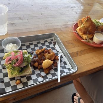 Leftie Lees - Food Stands Near Me - Avondale Estates, Georgia