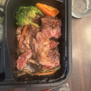 Hazuki - Raw and mostly fat - Asian Fusion Near Me - Glen Cove, New York