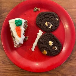 Bonanza Steakhouse - Carrot cake and chocolate cookies