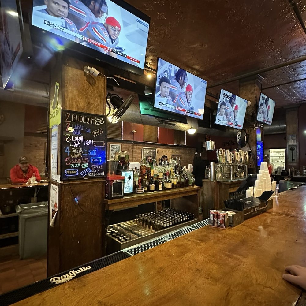 Table Forty4 - American Near Me - Toledo, Ohio