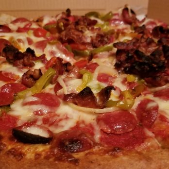 Macy's Place - Small (12", six slice) Cheese, Pepperoni, Bacon, Green Pepper, and Onion Pizza [Close-up] - Pizza Near Me - Buffalo, New York